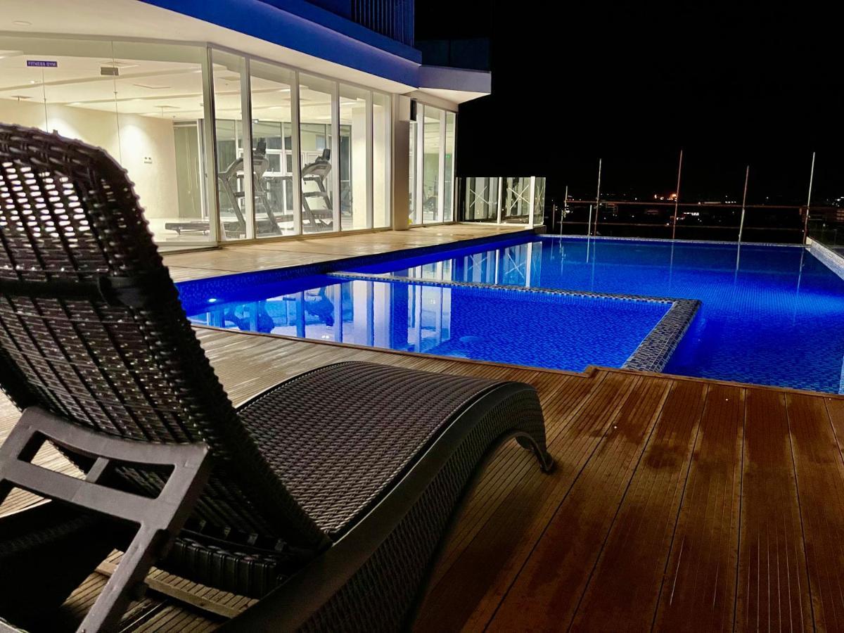 Inspiria Aparthotel Davao Ngoại thất bức ảnh